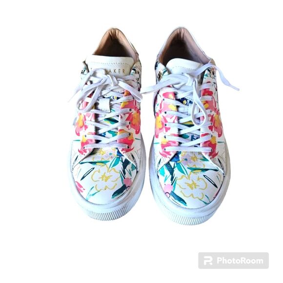 Ted Baker LONNIA Sketchy Magnolia Platform Trainers